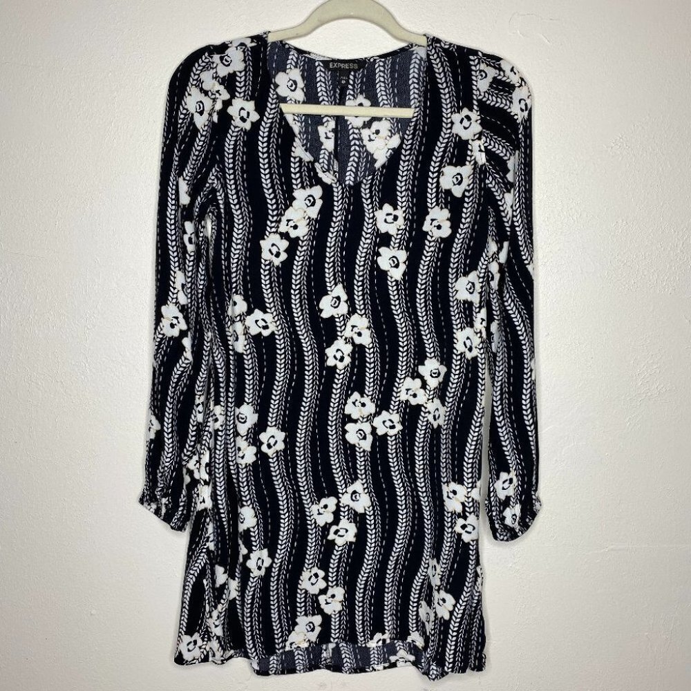 Women EXPRESS Black White Striped Dress Size XS